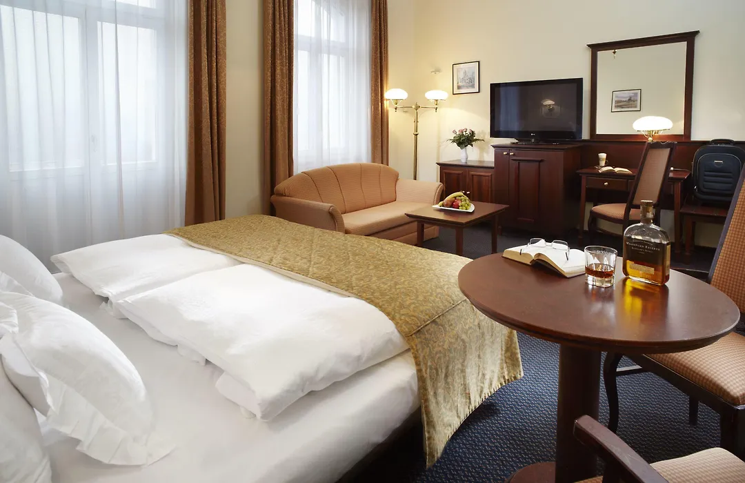 Hotel Excelsior-1
