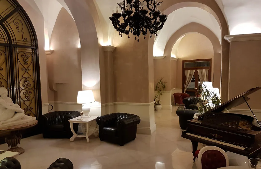 Suite Hotel Santa Chiara-1