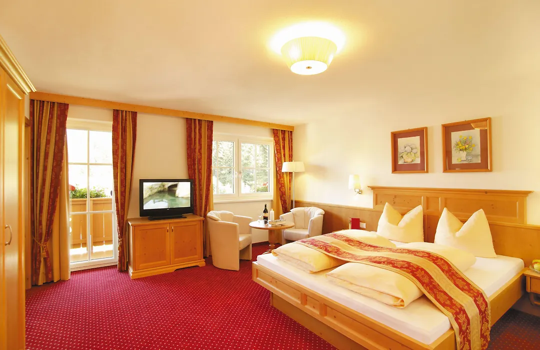 Alpenherz Hotel Garni-1