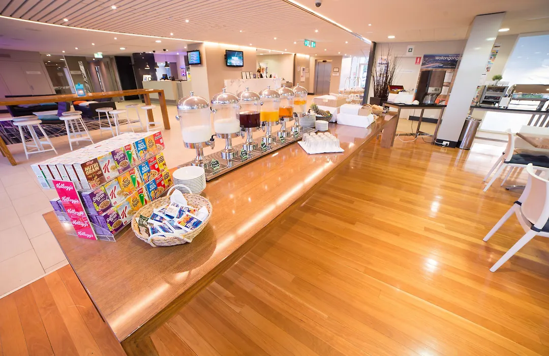 Quality Suites Pioneer Sands-1