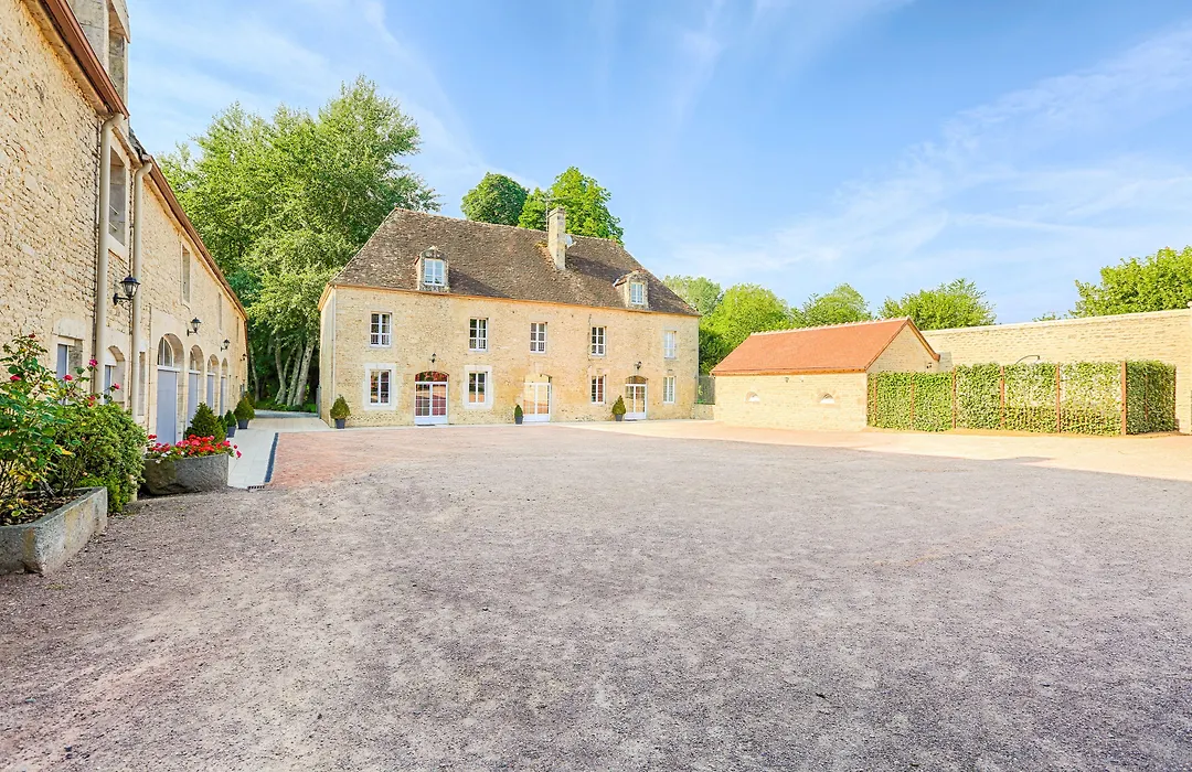 Domaine De La Tour-1