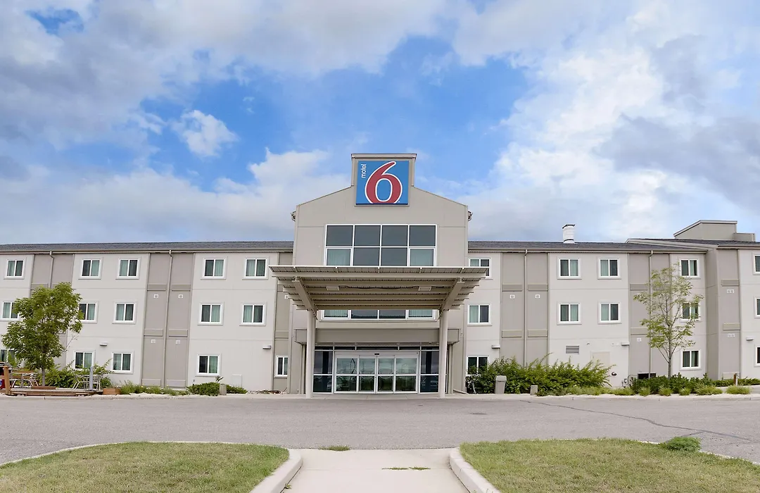 Motel 6-Brandon, Mb-1