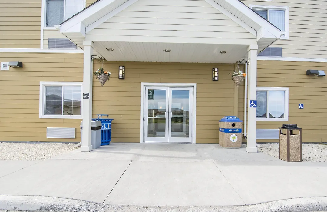 Quality Inn & Suites Thompson-1