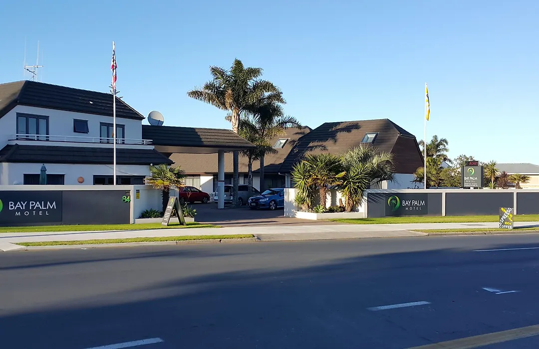 Bay Palm Motel-1