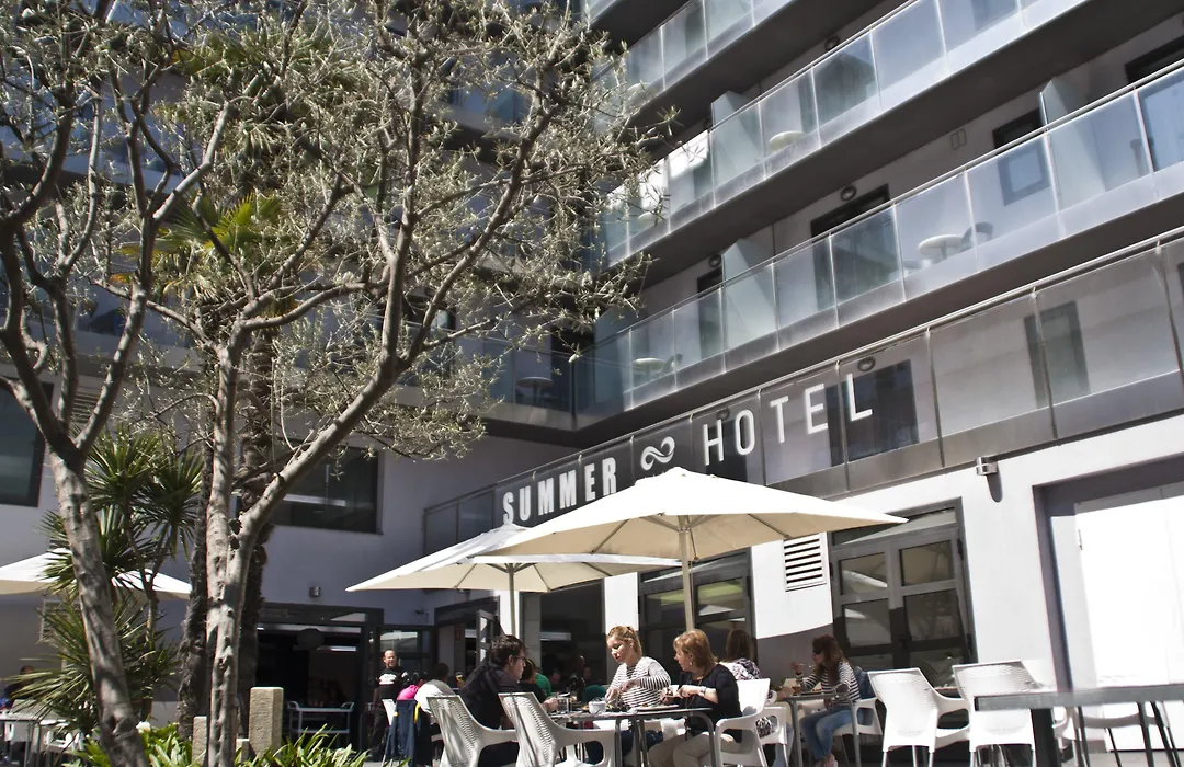 Summer Hotel-1
