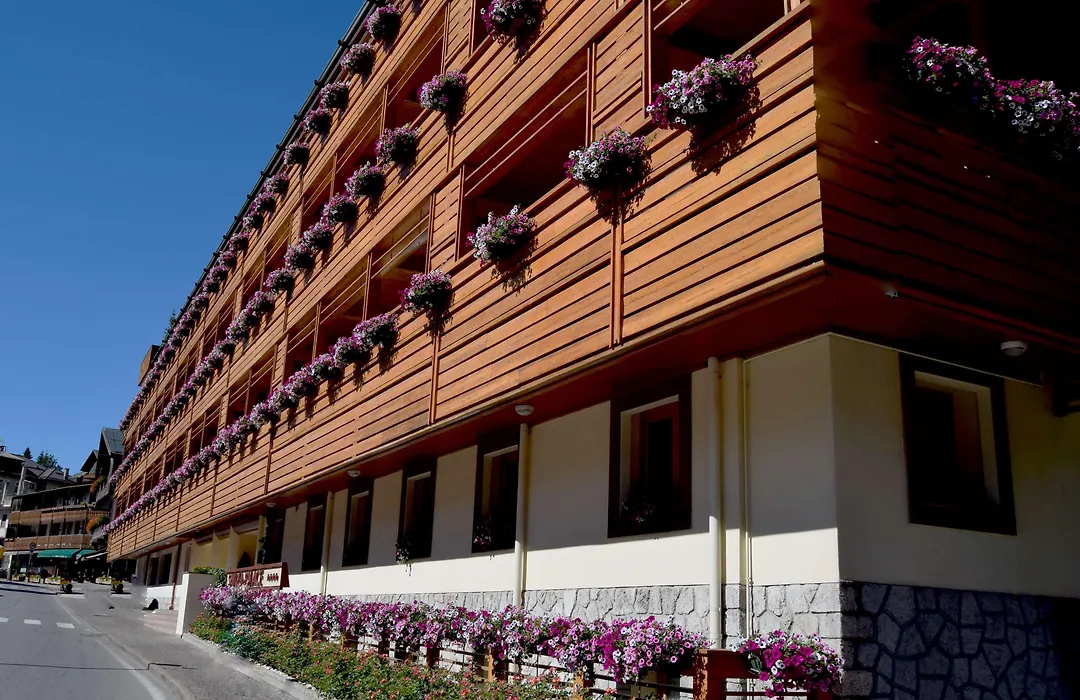 Radisson Residences Savoia Palace Cortina D'Ampezzo-1