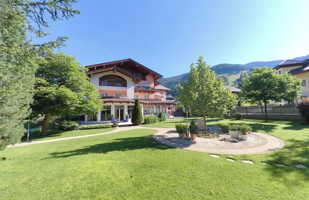 Vital-&Familienhotel Angerwirt-1