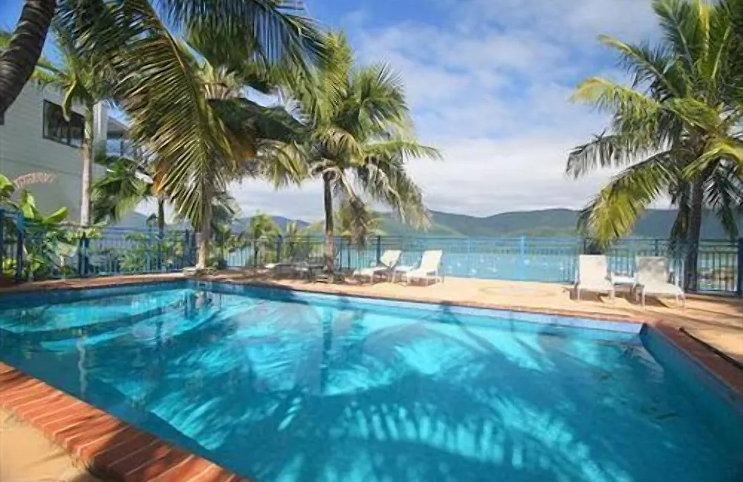 Coral Point Lodge-1
