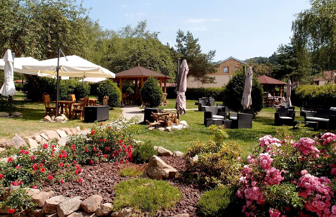 Domaine Du Haut Jardin Hotel & Chalets Spa Prive-1