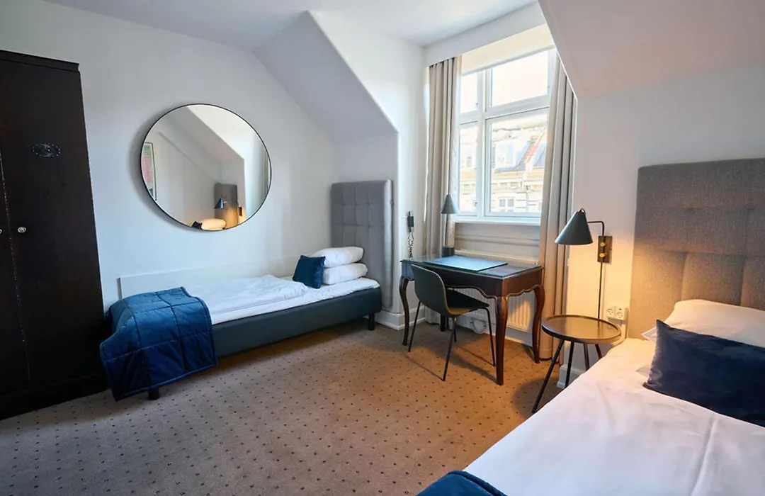Best Western Plus Hotel Hebron-1