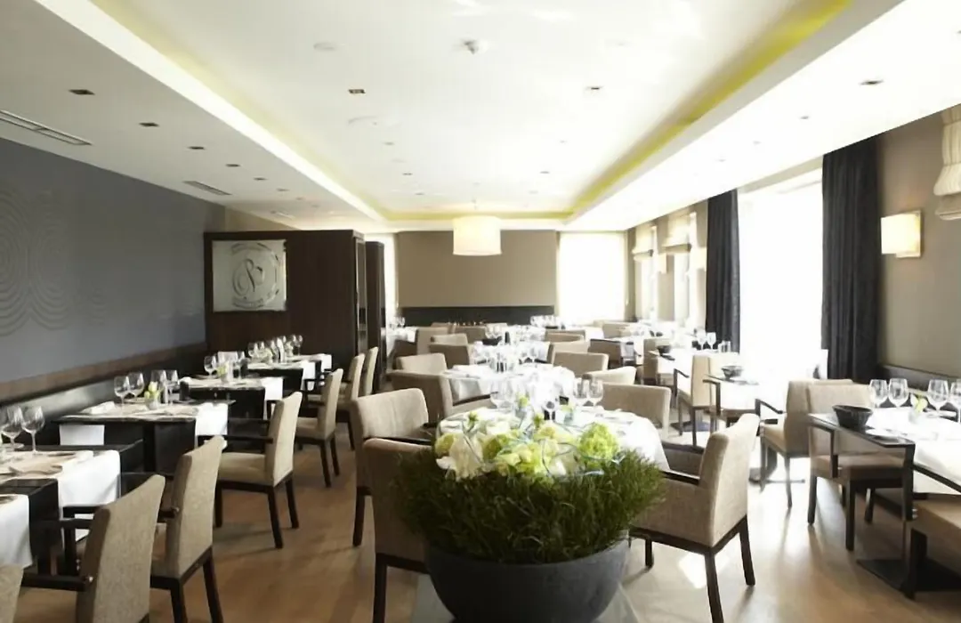 Biznis Hotel-1