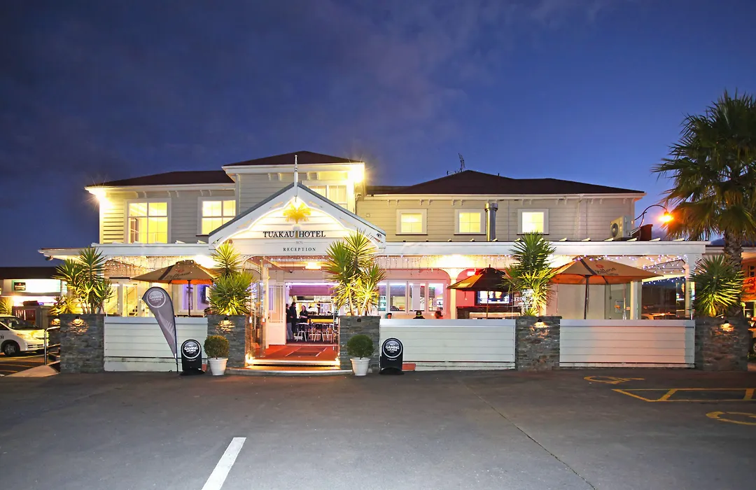 Tuakau Hotel-1