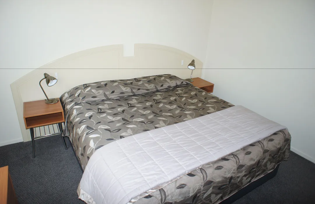 Bks Egmont Motor Lodge-1