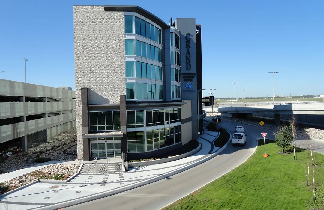 The Grand Winnipeg Airport Hotel By Lakeview-1