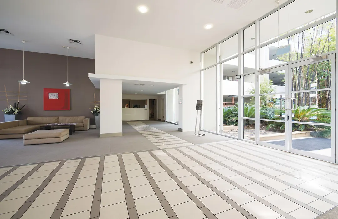 Oaks Brisbane Mews Suites-1