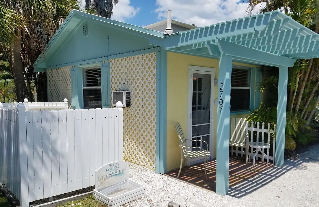 Cedar Cove Resort & Cottages-1