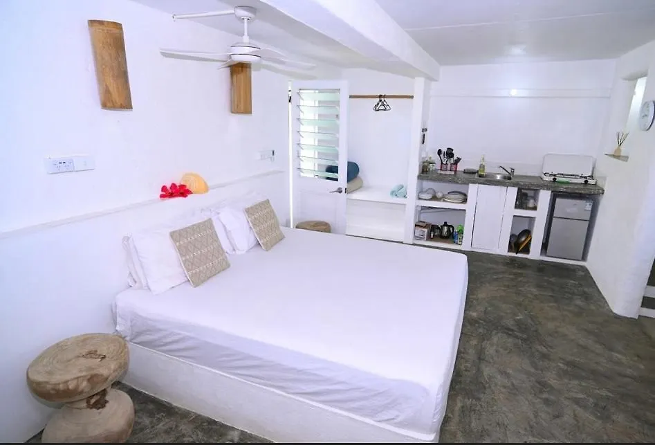 Banana Bay Beach Club-1