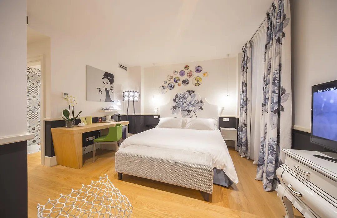 Cinque Rooms-1