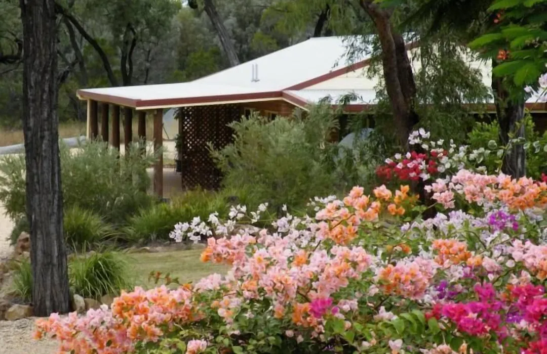 Rubyvale Motel & Holiday Units - An Adults Only Getaway-1