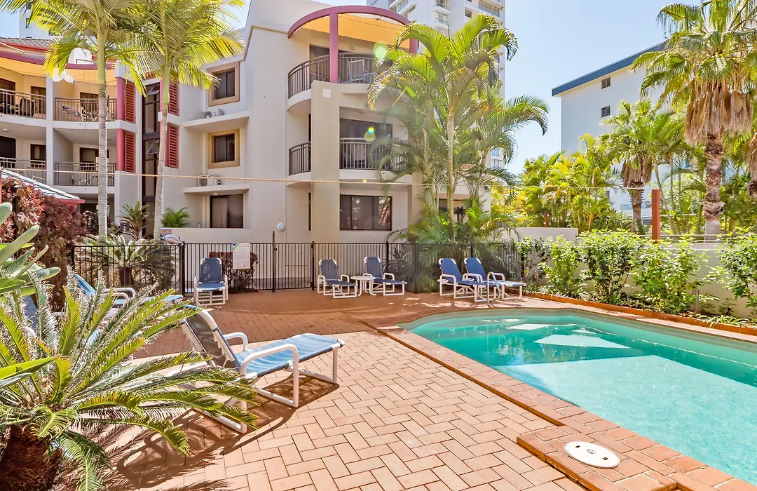 Burleigh On The Beach-1