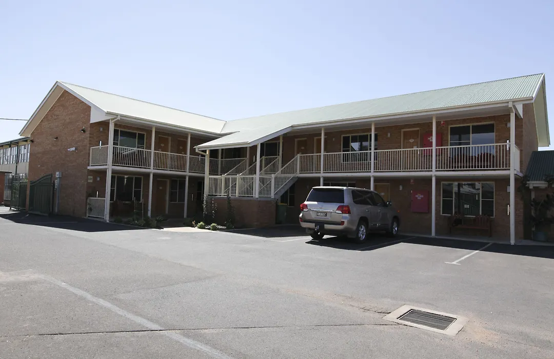 Matilda Motor Inn-1