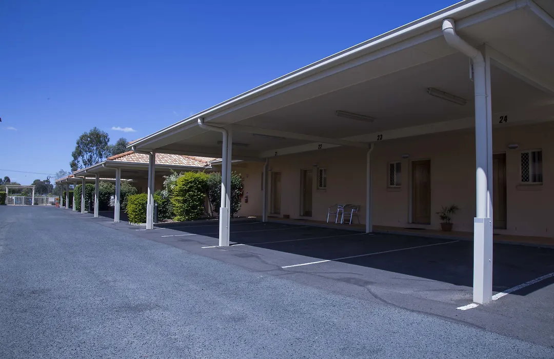 Country Roads Motor Inn-1