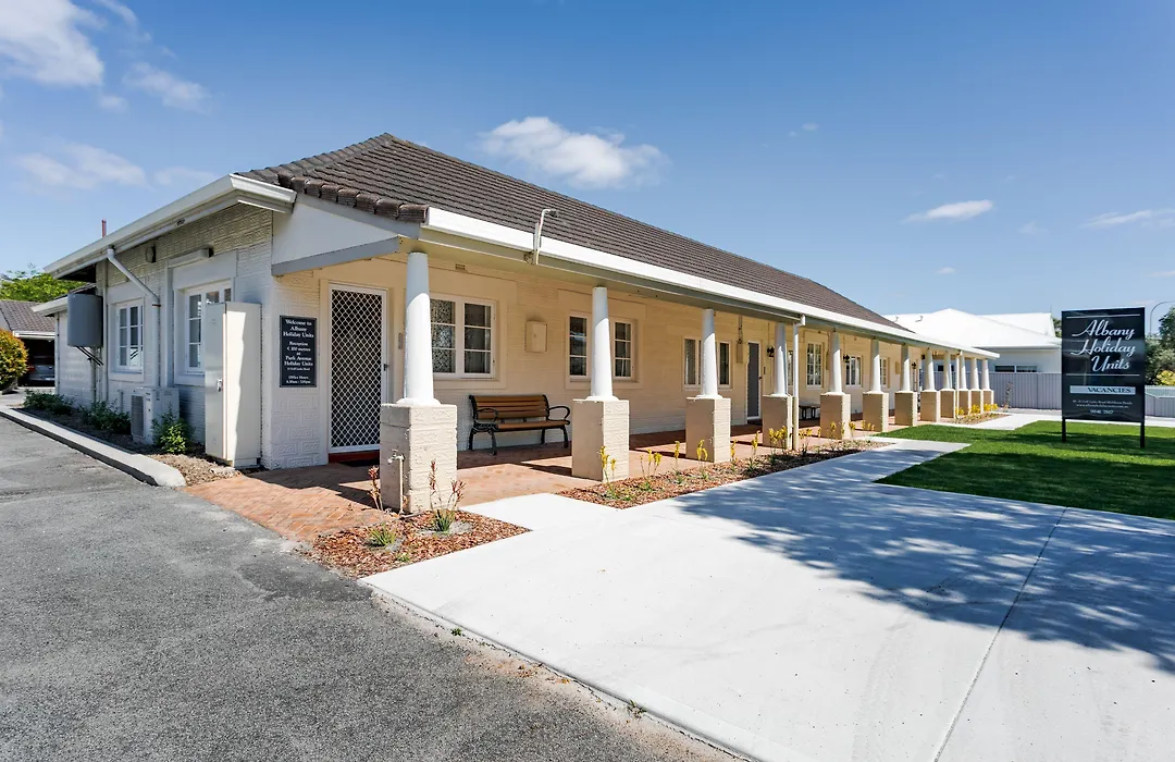 Albany Holiday Units-1