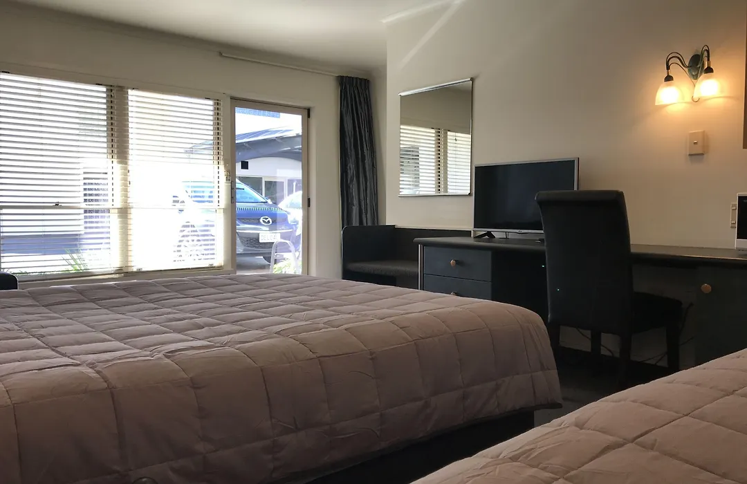 Pacific Harbour Motor Inn-1