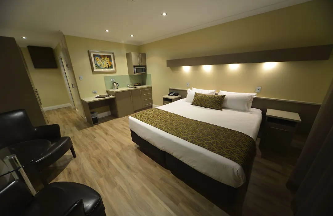 Bentley Motel-1