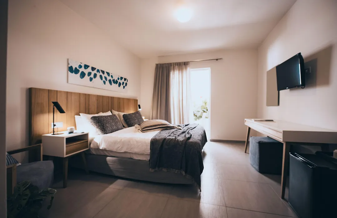 More Meni Residence & Suites-1