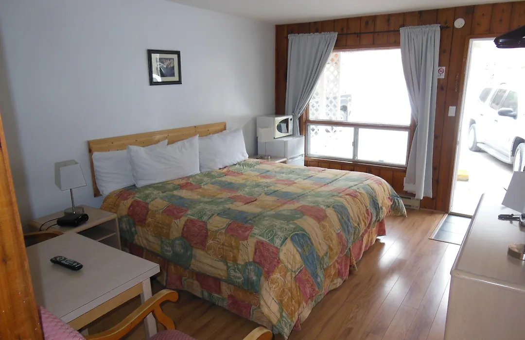 Cedar Motel-1