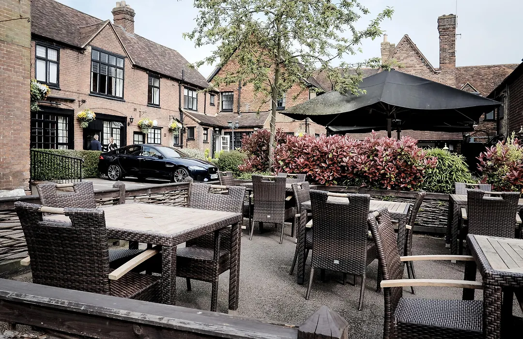 Bel And The Dragon At Red Lion Wendover-1
