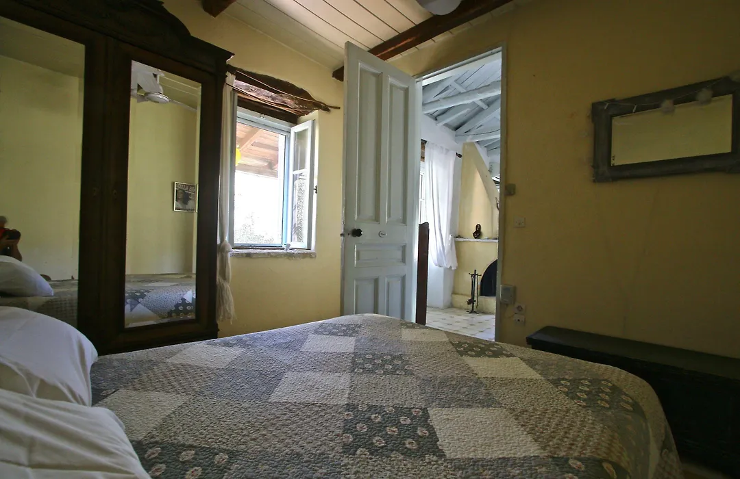 Pavezzo Country Retreat-1