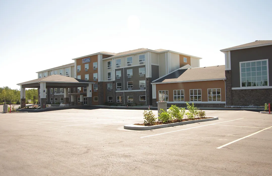 Best Western Plus Lacombe Inn And Suites-1