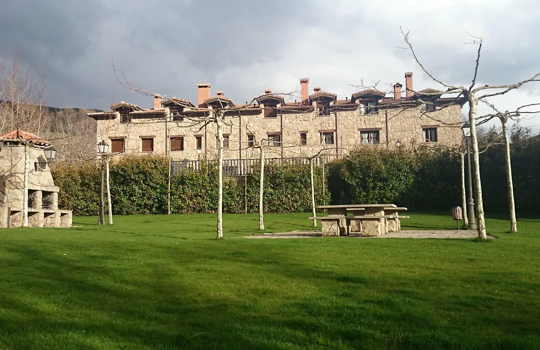 Hotel Ribera Del Corneja-1