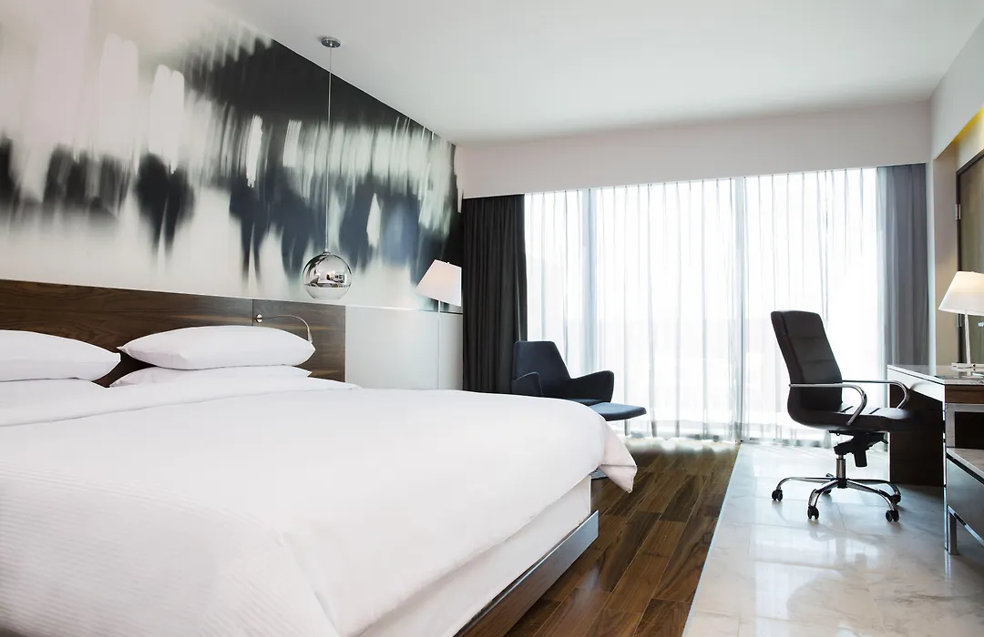 Krystal Urban Guadalajara-1
