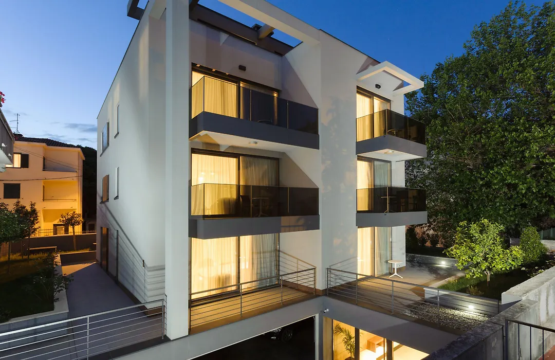 Residence By Vestibul Palace-1