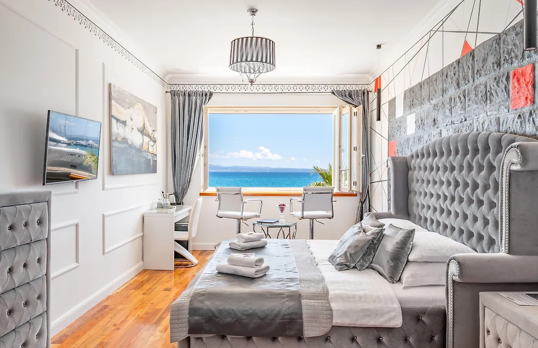 Galeria Valeria Seaside Downtown - Mag Quaint & Elegant Boutique Hotels-1