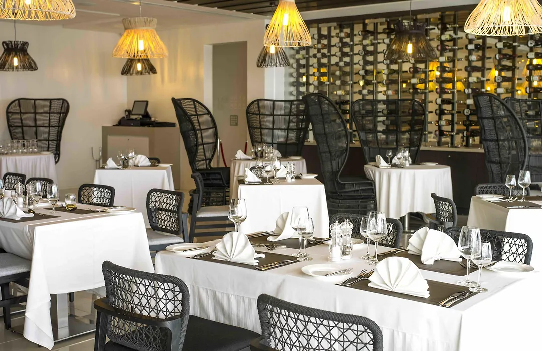 Taumeasina Island Resort-1