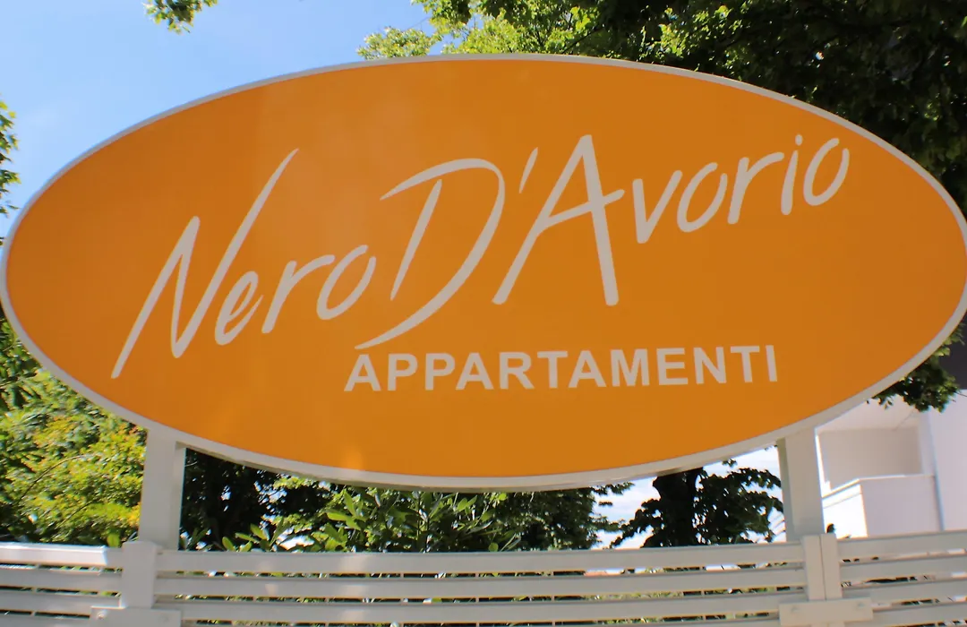 Nero D'Avorio Aparthotel&SPA-1