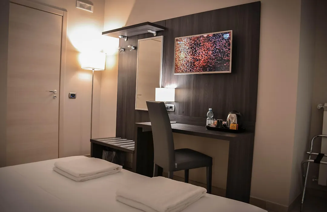 Brain Rooms & Suite-1