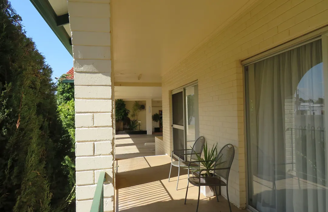 Bishops Lodge Narrandera-1