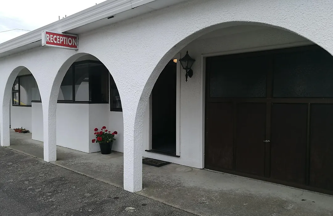 Hacienda Motel-1