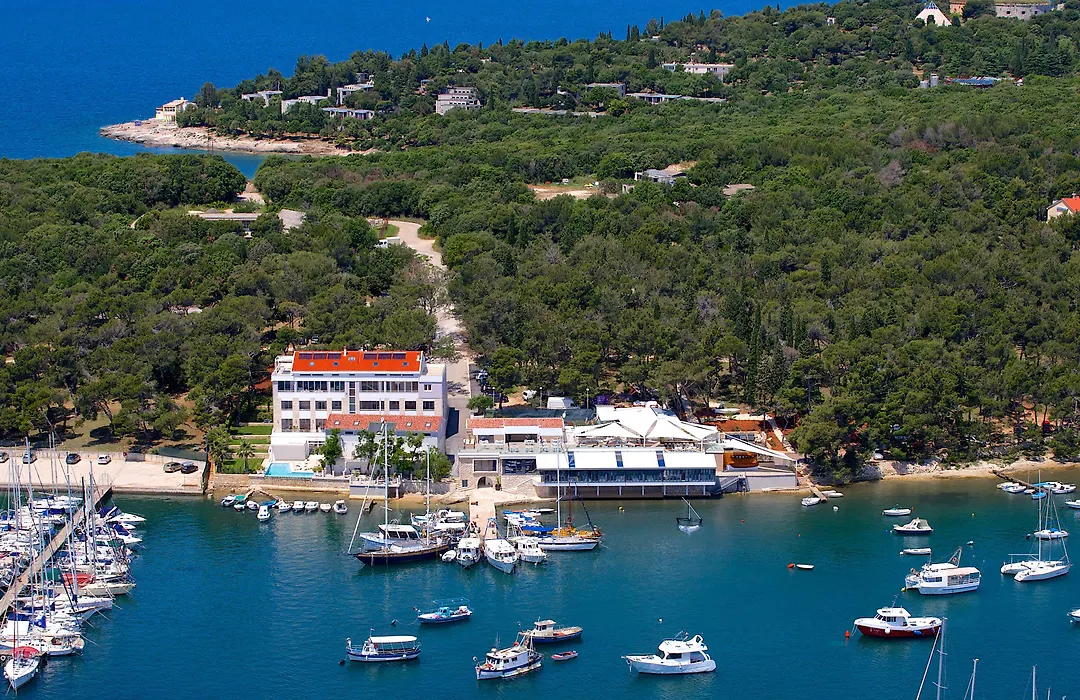 Ribarska Koliba Resort-1