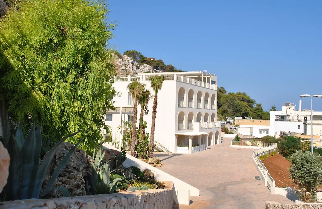 Est hotel-1