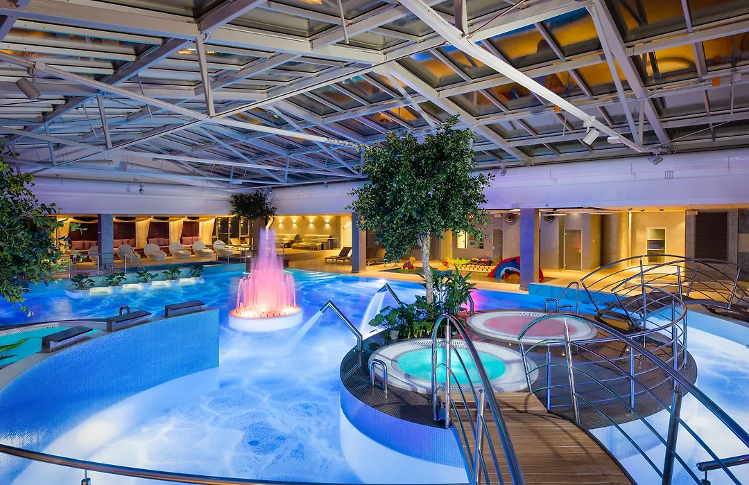 V Spa & Conference Hotel-1