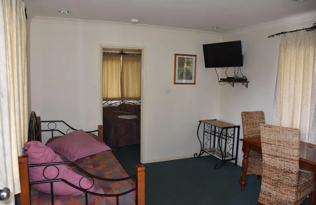 Mount Barker Valley Views Motel & Chalets, Western Australia-1