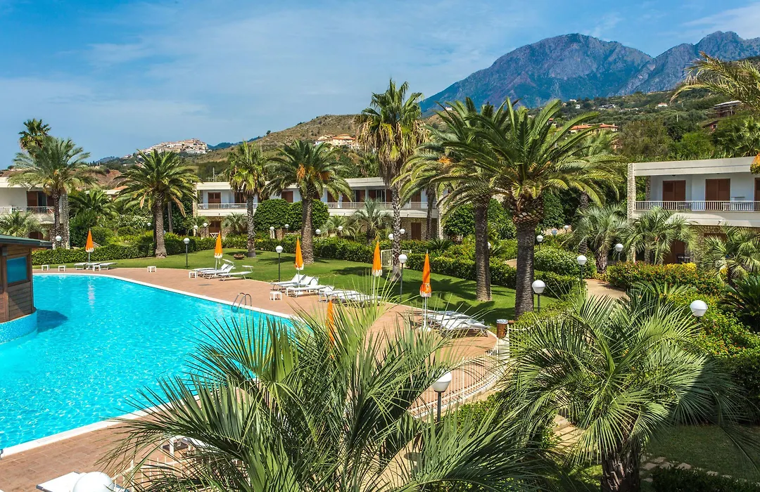 Club Residence La Castellana Mare-1