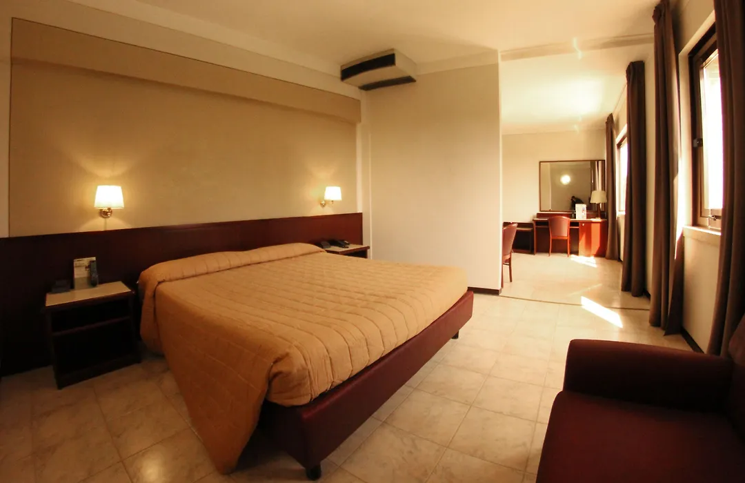 Hotel Forum-1