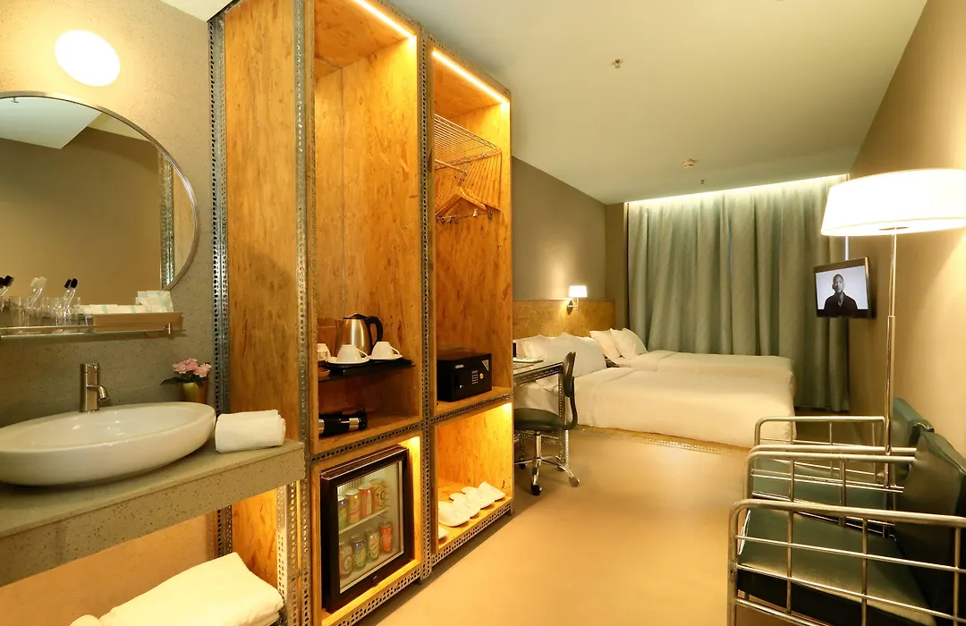 Ind Hotel-1